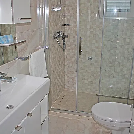 Bougainvillea Guest house Makarska